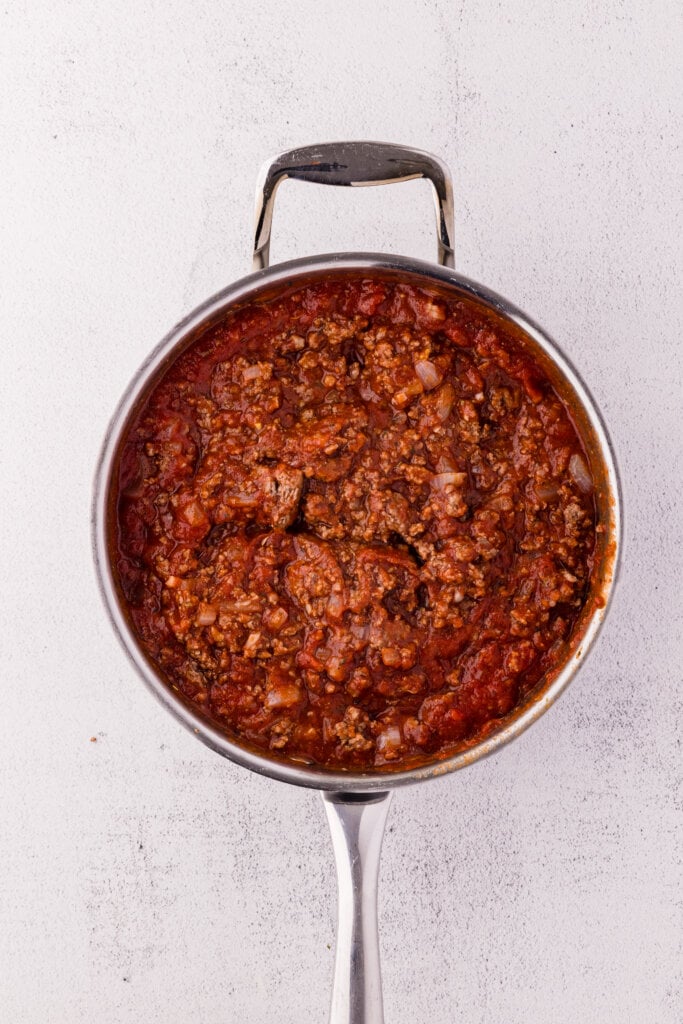 cooked beef with pasta sauce for lasagna