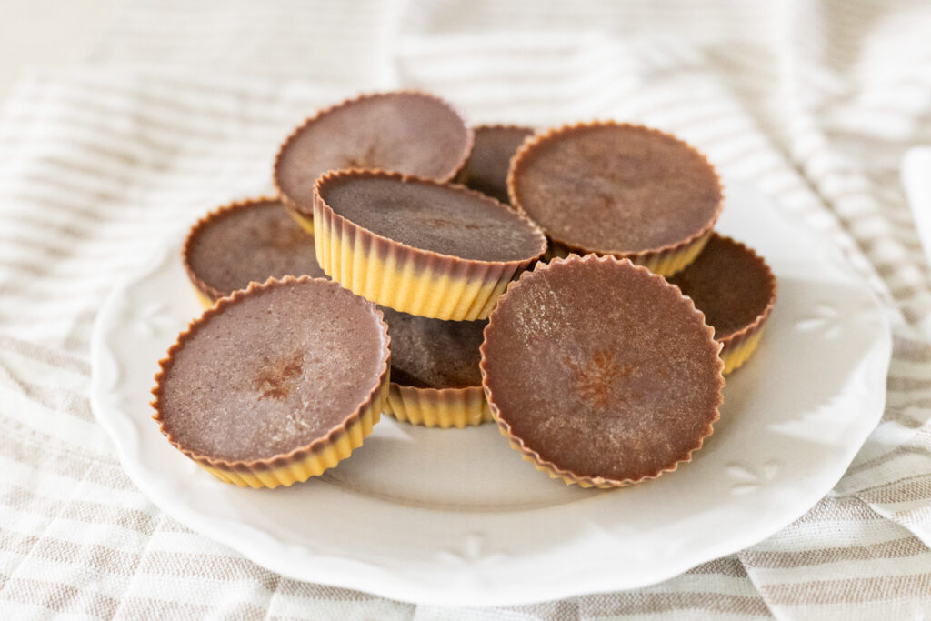 chocolate peanut butter cup fat bombs